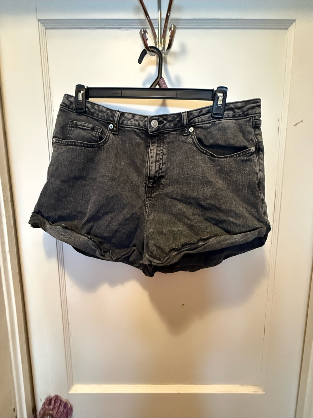 Wild fable Women's Black Denim Roll-Cuff Shorts